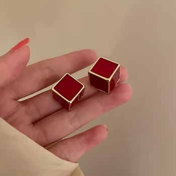 Új minimalista geometrikus fém fülbevaló nőknek Vintage arany színű szögletes fülbevaló Kis szokatlan fülbevaló Divatékszerek