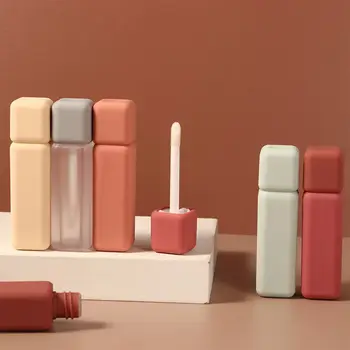 Fashion hordozható 5 ml-es ajakbalzsam tubus Üres szájfény kozmetikai tartályok DIY rúzs újratölthető palackok Aranyos matt színű injekciós üvegek