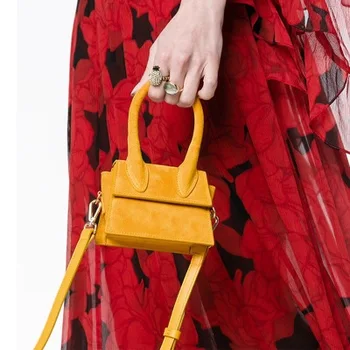 Matt bőr kis négyzet alakú táska Kézitáska női divat Mini váll Messenger táska mini Ladies Little Hands táskák Sárga bolsók