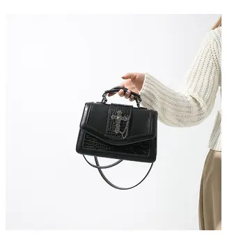Új Y2K sötét stílusú punk táska női divatkereszt PU válltáska Ins Design csontváz PU négyzet alakú táska